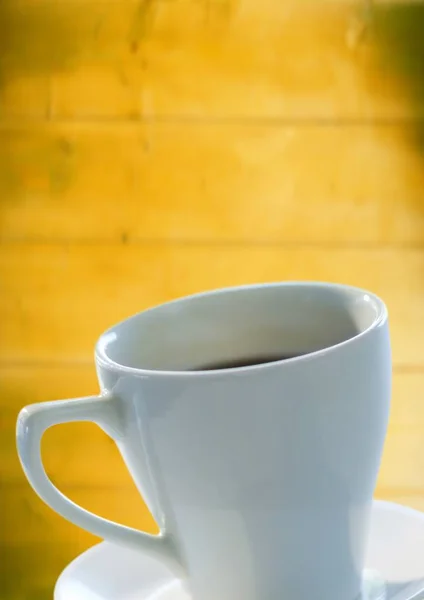 Ceașcă de cafea albă și farfurie — Fotografie, imagine de stoc