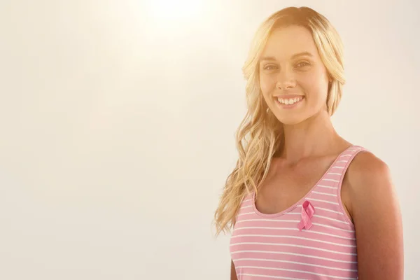 Świadomości raka piersi wsparcie kobiety — Zdjęcie stockowe