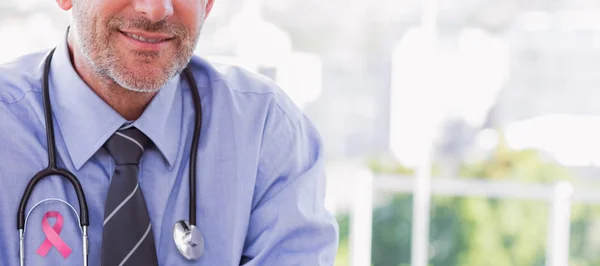 Retrato del médico sonriente — Foto de Stock