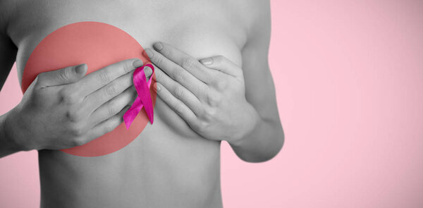 обнаженная женщина с розовой лентой на груди
 