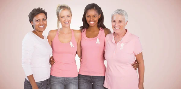 Ženy podporující sociální otázku rakoviny prsu — Stock fotografie