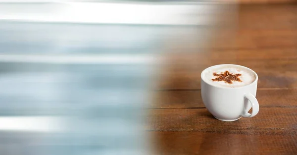 Yıldız ile beyaz kahve fincanı — Stok fotoğraf