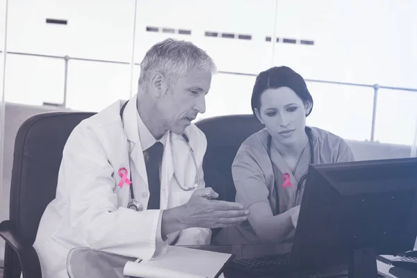 Medical team working with computer — Stock Photo, Image