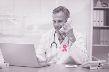 dizüstü bilgisayar kullanan ve Evet Doktor