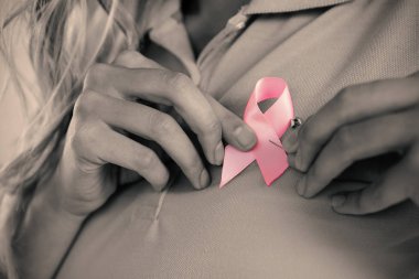 genç kadın şerit ekleme