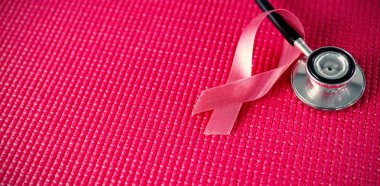 Göğüs kanseri farkındalığı kurdelesi