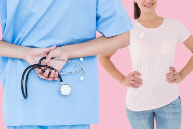 cerrah holding stetoskop 