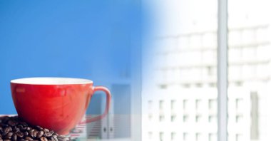 Kızıl kahve fincanı