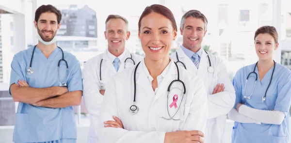 Doctors standing with arms crossed — Stock Photo, Image