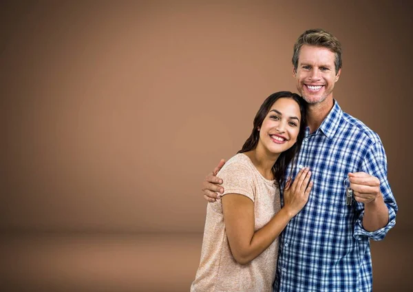 Couple Holding key — Stock Photo, Image