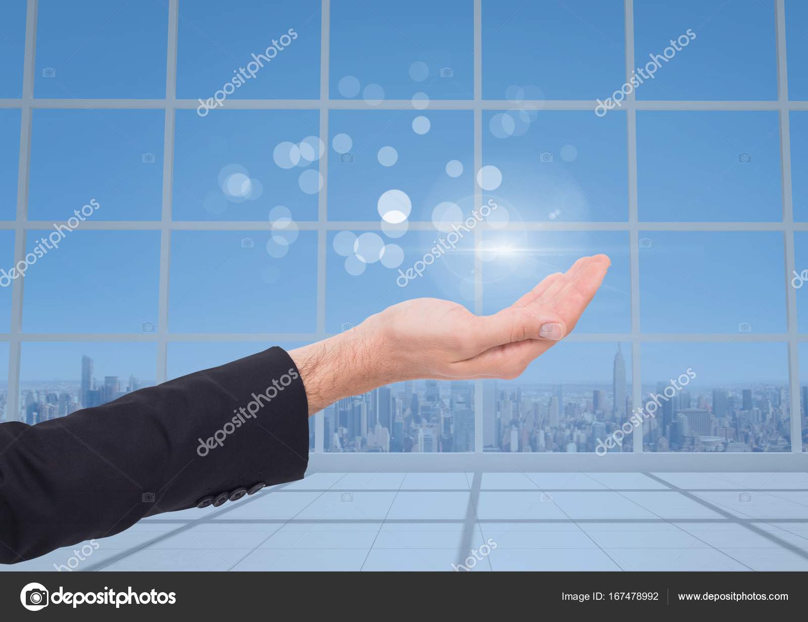 Mão Aberta Com Plano De Fundo Do Windows Stock Photo