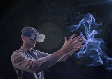 VR kulaklık kullanarak adam