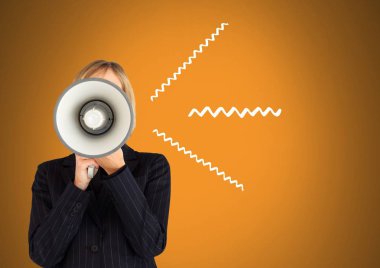 megafon kullanan kadın