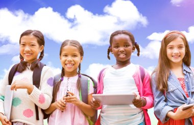 arkadaşları ile dijital Tablet