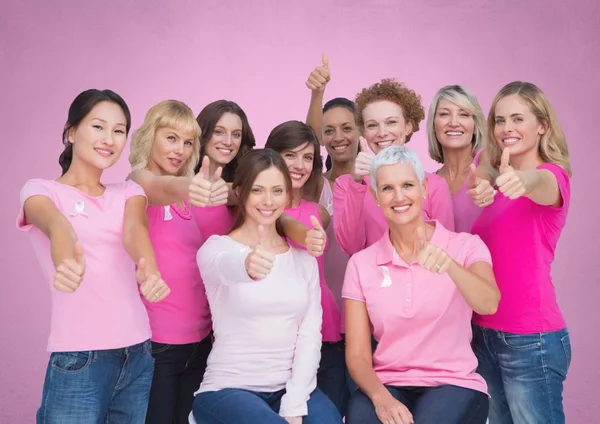 Růžový prsu rakoviny povědomí žen — Stock fotografie