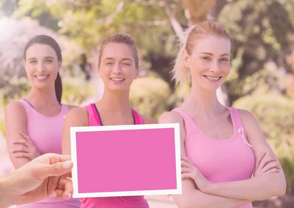 Rosa cáncer de mama concienciación mujeres —  Fotos de Stock