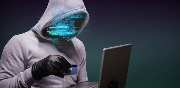 Hacker per creditcard voor cybercriminaliteit — Stockfoto