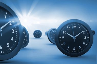  Beyaz arka plan karşı saatler