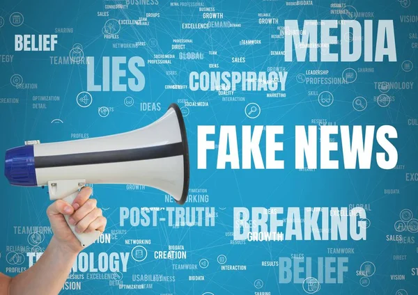 Fake nieuwsmedia tekst en megafoon — Stockfoto