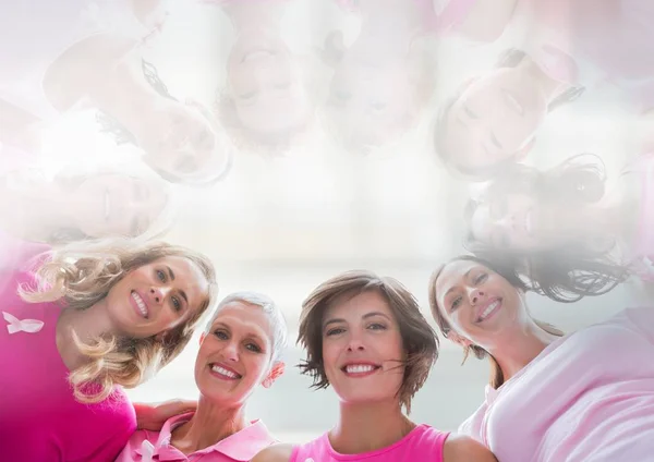 Sensibilizzazione al cancro al seno donne insieme — Foto Stock