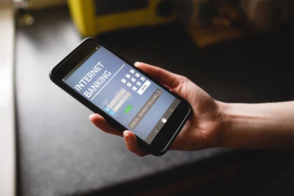 Internetbank text på blå mobil display — Stockfoto