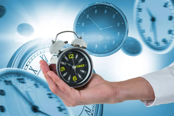 Executive holding çalar saat 