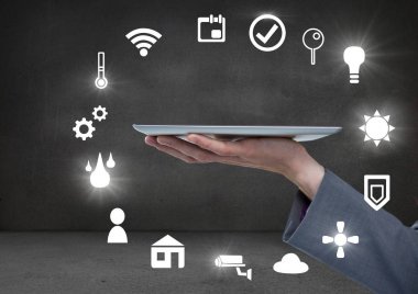 el tutma tablet ile kutsal kişilerin resmi 