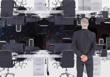 işadamı ters ofiste ayakta 