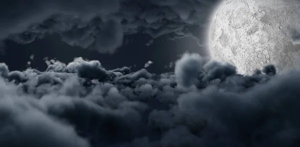 Luna splendente tra le nuvole — Foto Stock