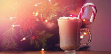 krema ve şeker kamışı ile kahve