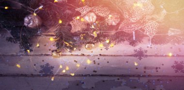 Süslemeleri ile Noel ağacı süsler