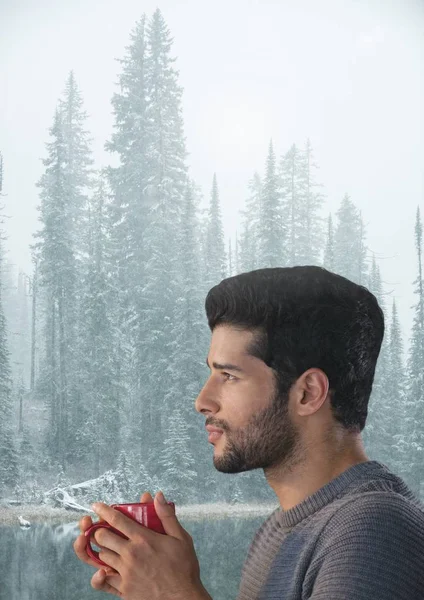 Hombre con copa y frentes de nieve — Foto de Stock