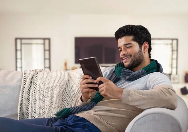 Man in Autumn with tablet — Stock Photo, Image