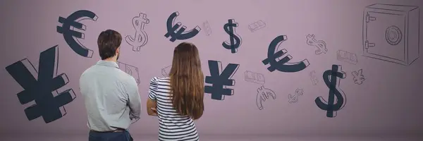 Mulher e homem na frente do dinheiro na parede — Fotografia de Stock