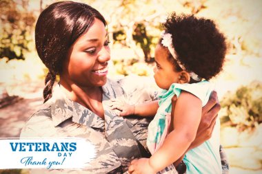 Anne taşıyan kız Park