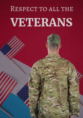 Gaziler günü asker bayrağı önünde