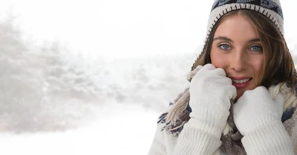 Donna con guanti e cappello — Foto Stock