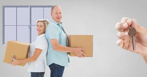 새로운 가정으로 상자를 이동 하는 사람들 — 스톡 사진
