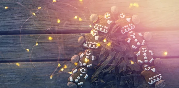 Noel ağacı ile zencefilli kurabiye yaptım