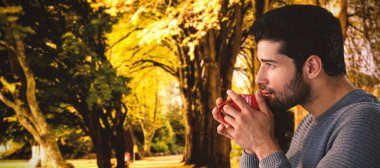 Çok ciddiyim düşünceli genç adam