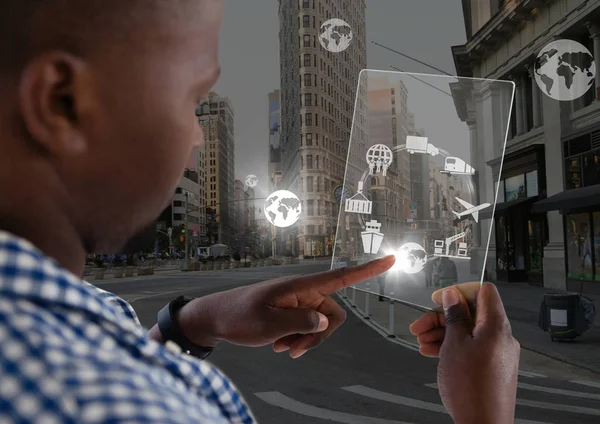 Man met glas interface, globes — Stockfoto