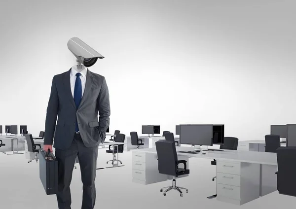 Uomo d'affari con capo CCTV in ufficio — Foto Stock
