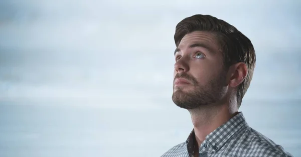 Man looking up — Stock Photo, Image