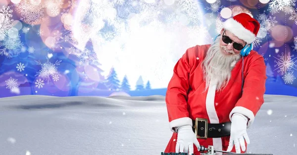 Dj Santa w krajobraz zima Boże Narodzenie — Zdjęcie stockowe