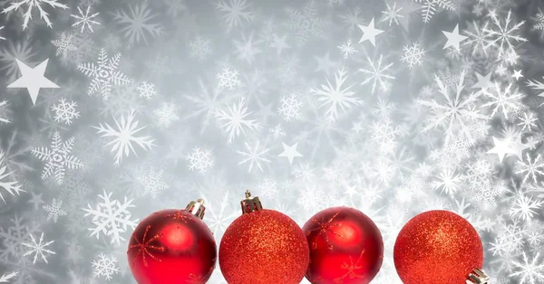 Bauble kerstversiering en sneeuwvlok Kerst patroon — Stockfoto