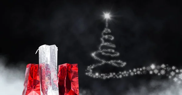 Sacos de compras de presente e floco de neve árvore de Natal padrão forma brilhante — Fotografia de Stock
