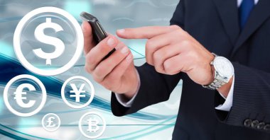 telefonu tutan eller