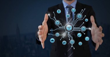 İşadamı el palm ile açın 