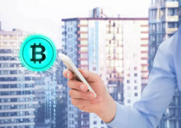 Bitcoin pictogram en hand met telefoon — Stockfoto