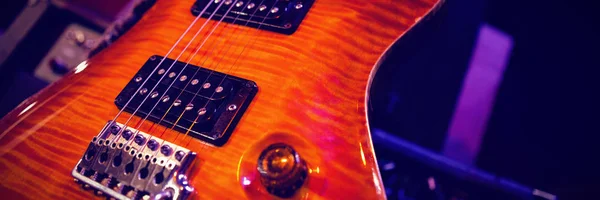 Guitarra eletrônica em estúdio de gravação — Fotografia de Stock